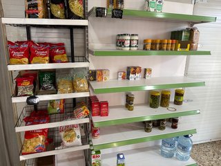 Mobiliario para tienda de alimentos y droguería