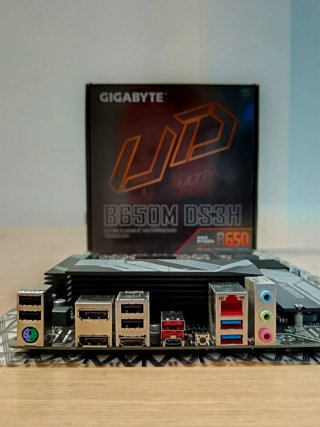 GIGABYTE B650 M DS3H PLACA BASE