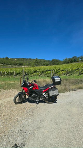 Macbor Montana 125cc Roja y Negra