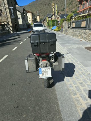 Macbor Montana 125cc Roja y Negra