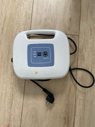 Aspiradora eléctrica NAIA. Nuevo cuesta 230-300€.
