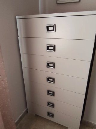 Cómoda de pino blanca