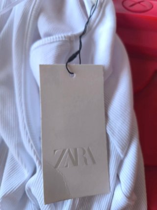 Top blanco Zara Talla L nuevo con etiqueta