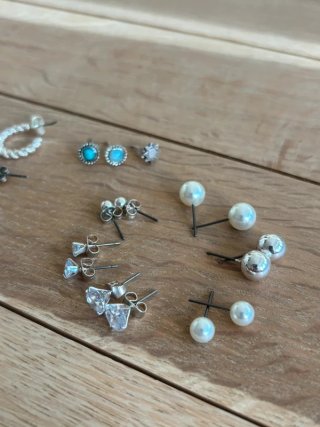 Lote pendientes plateados y perlas