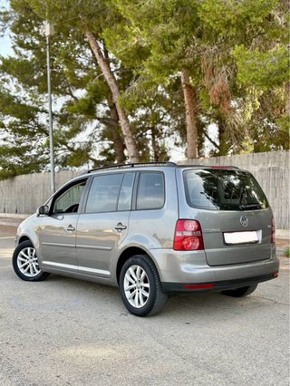 Volkswagen Touran 2007 1.9 TDI