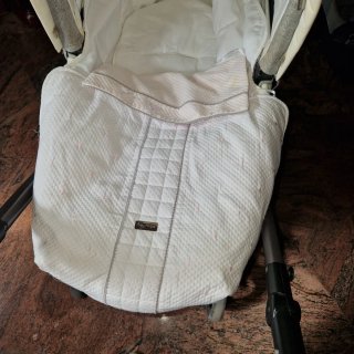 Carro bebé con capazo, cuco y silla.