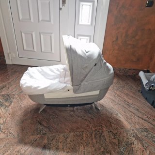 Carro bebé con capazo, cuco y silla.