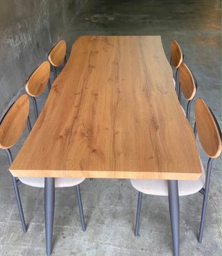 Mesa de comedor y 6 sillas
