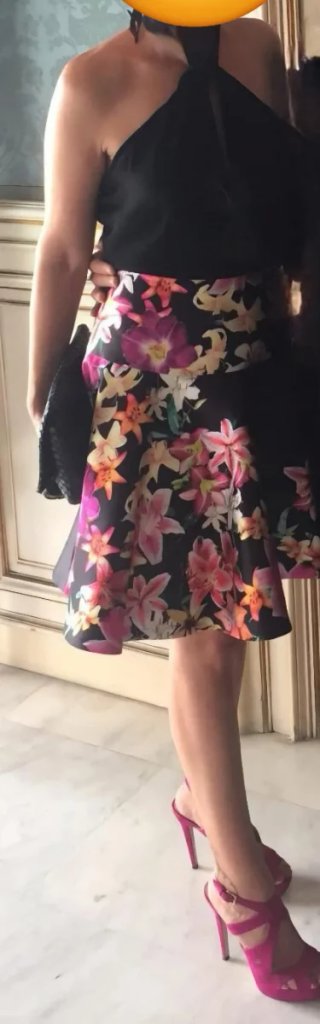 Vestido fiesta corto floral negro