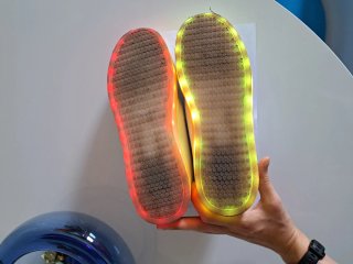 Scarpe 42 con luci LED ricaricabili