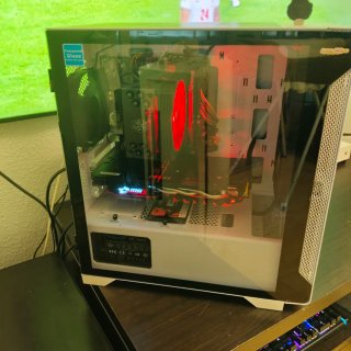 PC Gaming Thermaltake Blanco con RGB