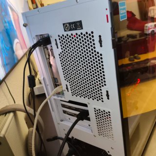 PC Gaming Thermaltake Blanco con RGB