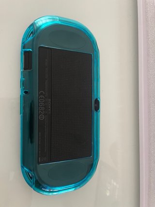 PS Vita OLED super bien cuidada. Juegos infinitos