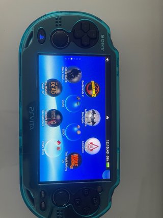 PS Vita OLED super bien cuidada. Juegos infinitos