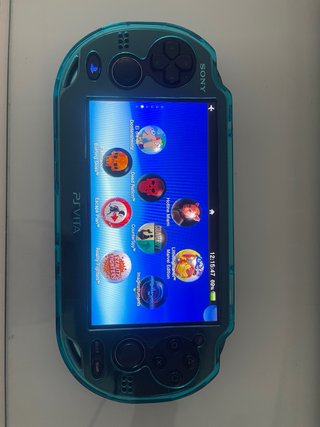 PS Vita OLED super bien cuidada. Juegos infinitos