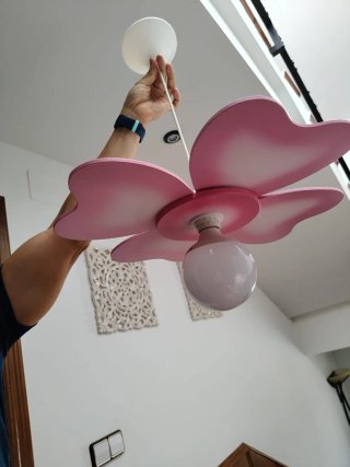 Lámpara de techo infantil flor rosa