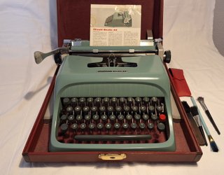 Máquina de escribir Olivetti Studio 44