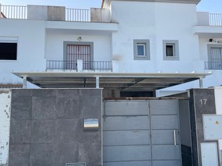 Se fabrican porches o pergolas