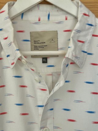 Camisa RVLT manga larga estampada