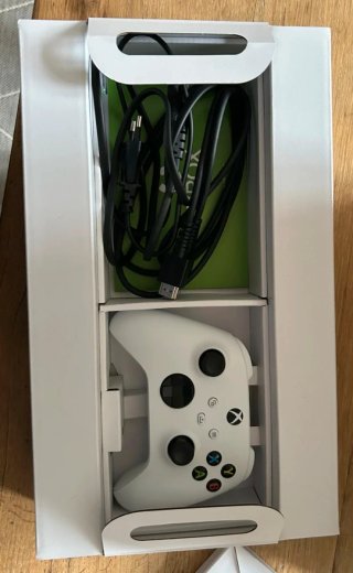 Xbox Series X + 2 mandos