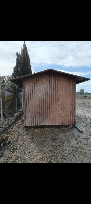 Caseta de madera para exterior.
