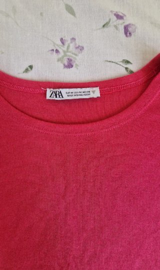 T-shirt corta Zara rossa