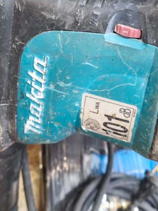 Martillo demoledor Makita HM1111C.
