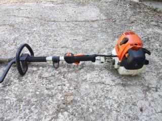 Stihl KM 130 R Combi + cortasetos + desbrozadora