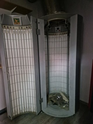 Banco con cristallo e cassetti
