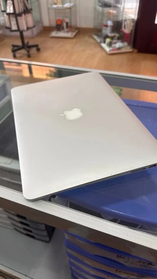 MacBook Air 2017 i7 8GB RAM 128GB SSD