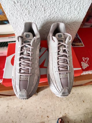Zapatillas Nike Shox R4 Beige/Gris