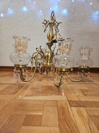 Lámpara de techo dorada con cristal