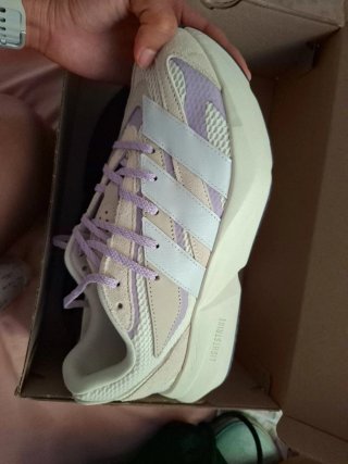 Zapatillas Adidas Beige y Morado
