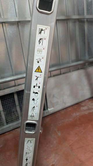 Escalera aluminio GEBRA 3 usos 150kg