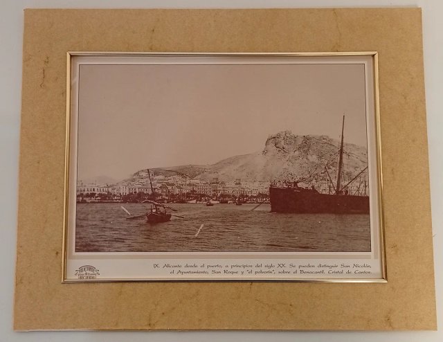 FOTOGRAFÍAS O POSTALES ANTIGUAS ENMARCADAS