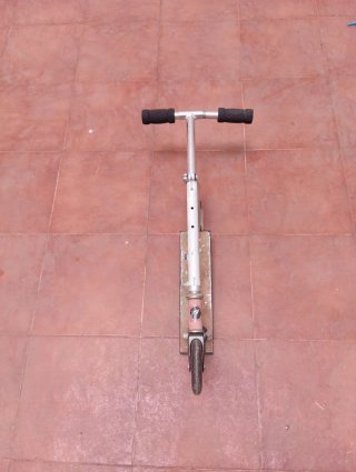 Patinete infantil 2 ruedas.