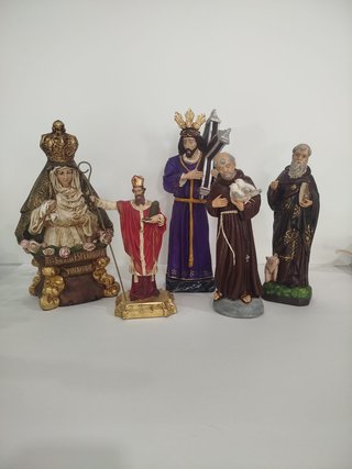 Lote de 5 figuras religiosas