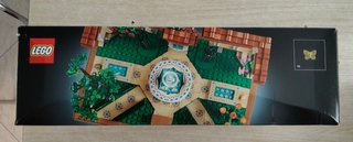 LEGO 10359 Il Giardino della Fontana