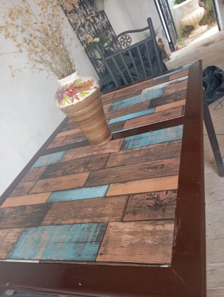 Mesa de forja y madera estilo rústico