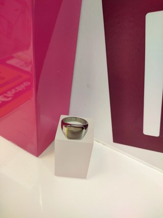 Anillo acero plateado tipo sello T18