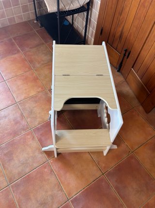 Torre aprendizaje Montessori pizarra