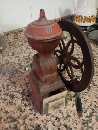 Molinillo de café antiguo Nacional