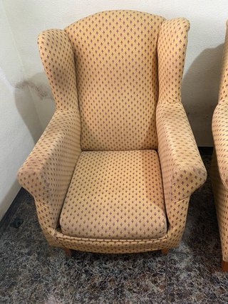 Conjunto 2 sillones orejeros tapizados