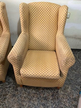 Conjunto 2 sillones orejeros tapizados