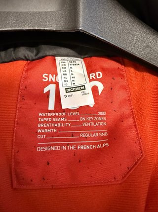 Chaqueta de Nieve Roja y Negra