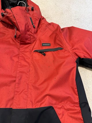 Chaqueta de Nieve Roja y Negra