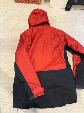 Chaqueta de Nieve Roja y Negra