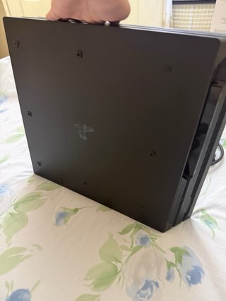 PlayStation 4 Slim + 2 Controller + Call of Duty B