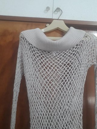 Top manga larga calado beige talla M