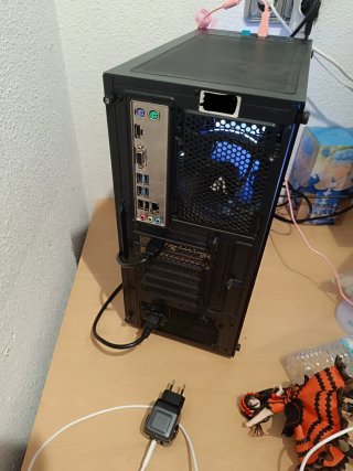 Torre pc RTX 3060 12Gb + monitor + cables + micro